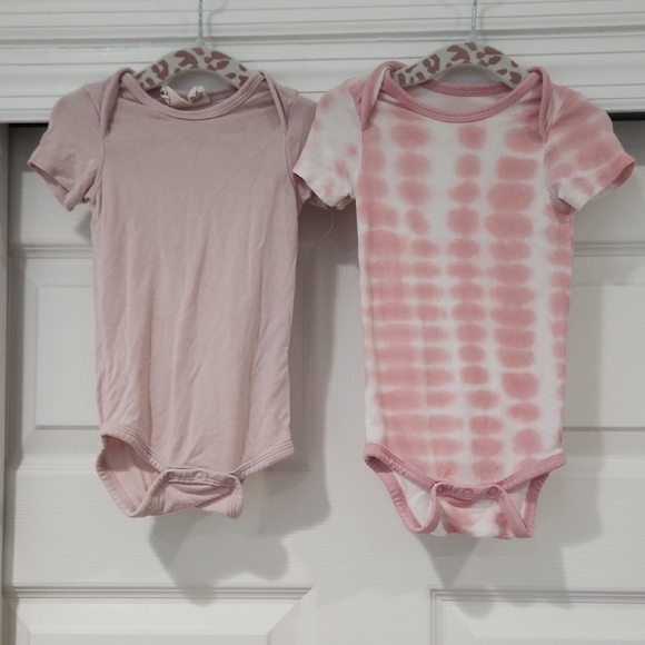Kyte BABY Other - SET OF 2 kyte baby short sleeve bodysuits